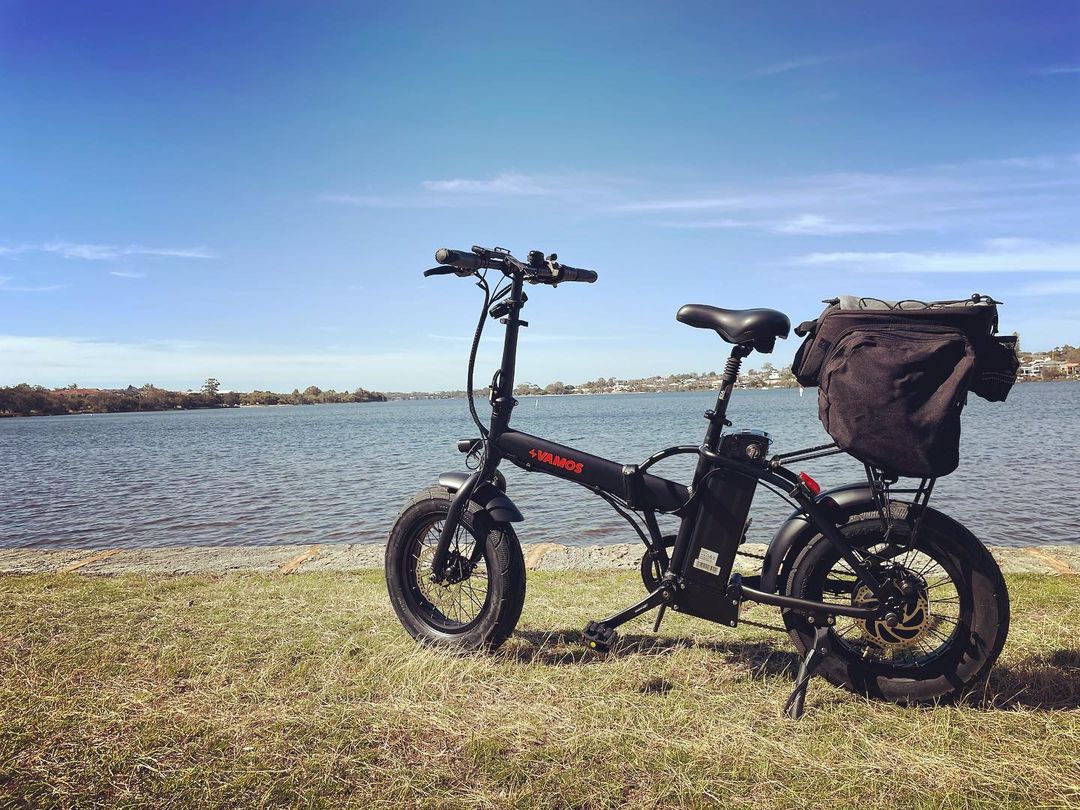 A community-submitted photo of a Vamos bike in Bondi, showing the bicycle being used for a daily commute.
